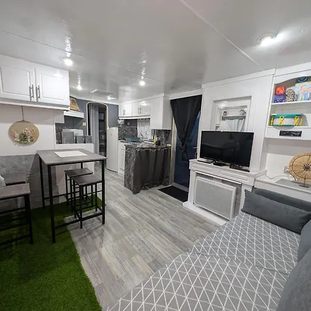 Mobil-home Entre Terre Et Campsite