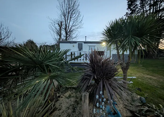 Mobil-home Entre Terre Et Camping